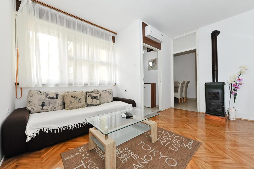 Apartments Feel Center 자다르 객실 사진